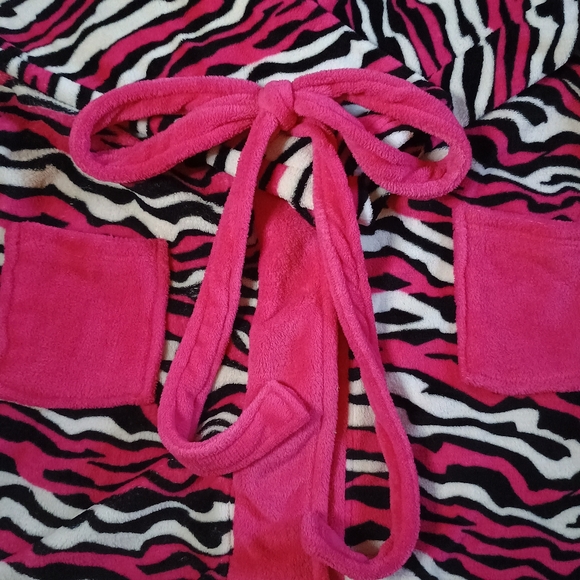 Electric Pink Zebra Robe - Picture 3 of 5